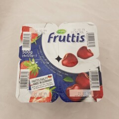 FRUTTIS Maasika või kirsi jogurtidessert 125g