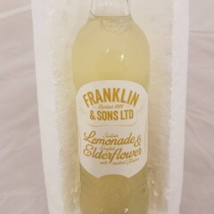 FRANKLIN&SONS Sidruni ja leedripuuõite maitseline mahlajook kadakamarja järelmaitsega 275ml