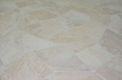TARKET PVC grindų danga ESSIANTIALS 240 5828076, smėlinės sp., 3 m pločio, storis 2,4/0,35 mm 1m2