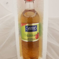 SELTERS Apfleschorle Selters - Õunamahla sisaldusega gaseeritud jook 500ml