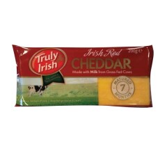 TRULY IRISH Red cheddar cheese Truly Irish 48%, 12x200g 200g