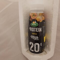 ARLA Proteina dzeriens ar tropu auglu garsu 225ml