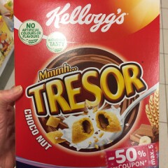 KELLOGG´S Krõbedad teraviljapadjakesed pähkli- ja šokolaadimaitselise täidisega Tresor Choco Nougat 375g