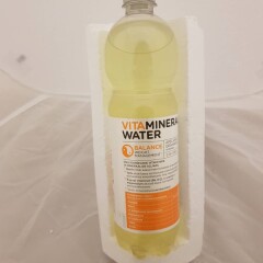 VITAMINERAL WATER Balance apelsini- ja granadillimaitseline mineraliseeritud veel põhinev vitamiinidega jook 0,75l